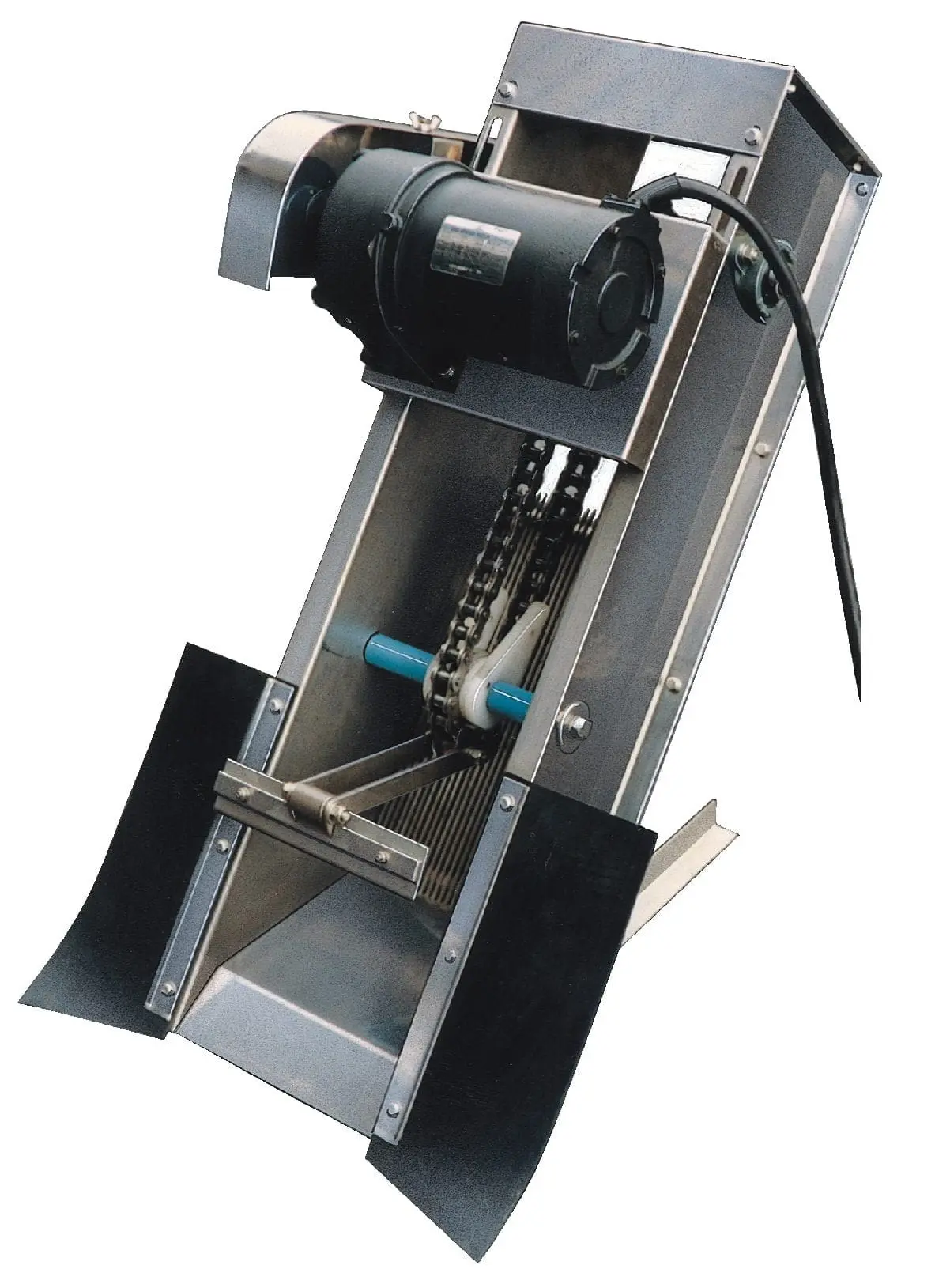 Tsurumi pump KM bar screen series. Rear facing screen for water treatment applications, screening wastewater